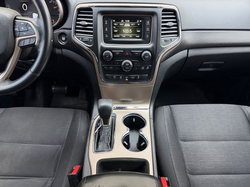 Used 2017 Jeep Grand Cherokee Laredo w/ Quick Order Package 23E image 26