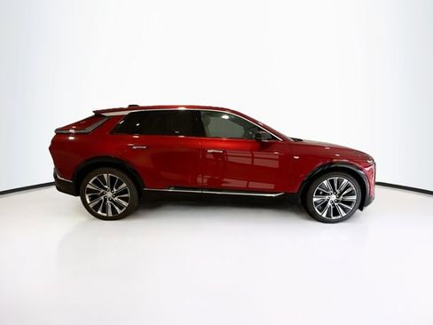 New 2025 Cadillac Lyriq Luxury w/ Nappa Leather Package image 8