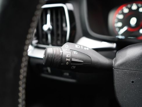 Used 2019 Volvo S60 T6 R-Design image 56