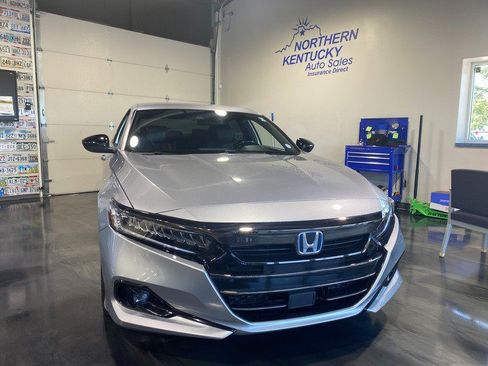 Used 2022 Honda Accord Sport image 3