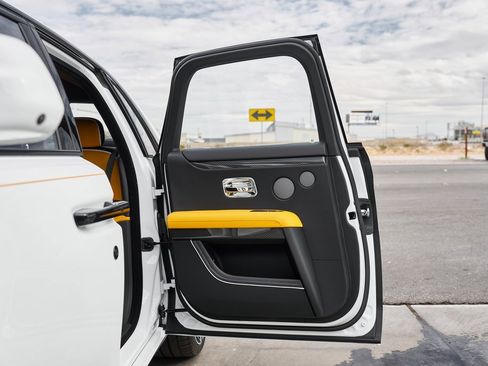 Used 2025 Rolls-Royce Ghost Black Badge image 28