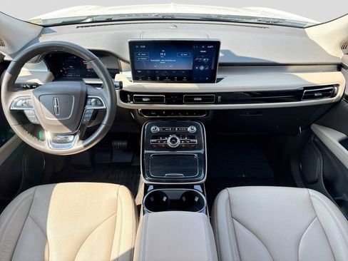 Used 2023 Lincoln Nautilus AWD w/ Premium Package image 14