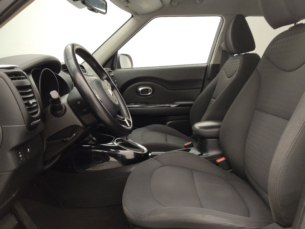 Used 2014 Kia Soul ! FWD image 17
