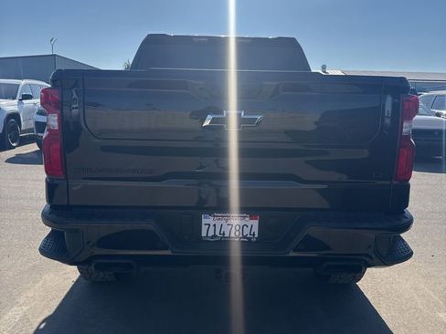 Used 2025 Chevrolet Silverado 1500 LT Trail Boss w/ LT Trail Boss Premium Package AWD/4WD image 4