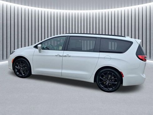 Used 2022 Chrysler Pacifica Touring-L w/ S Appearance Package image 14