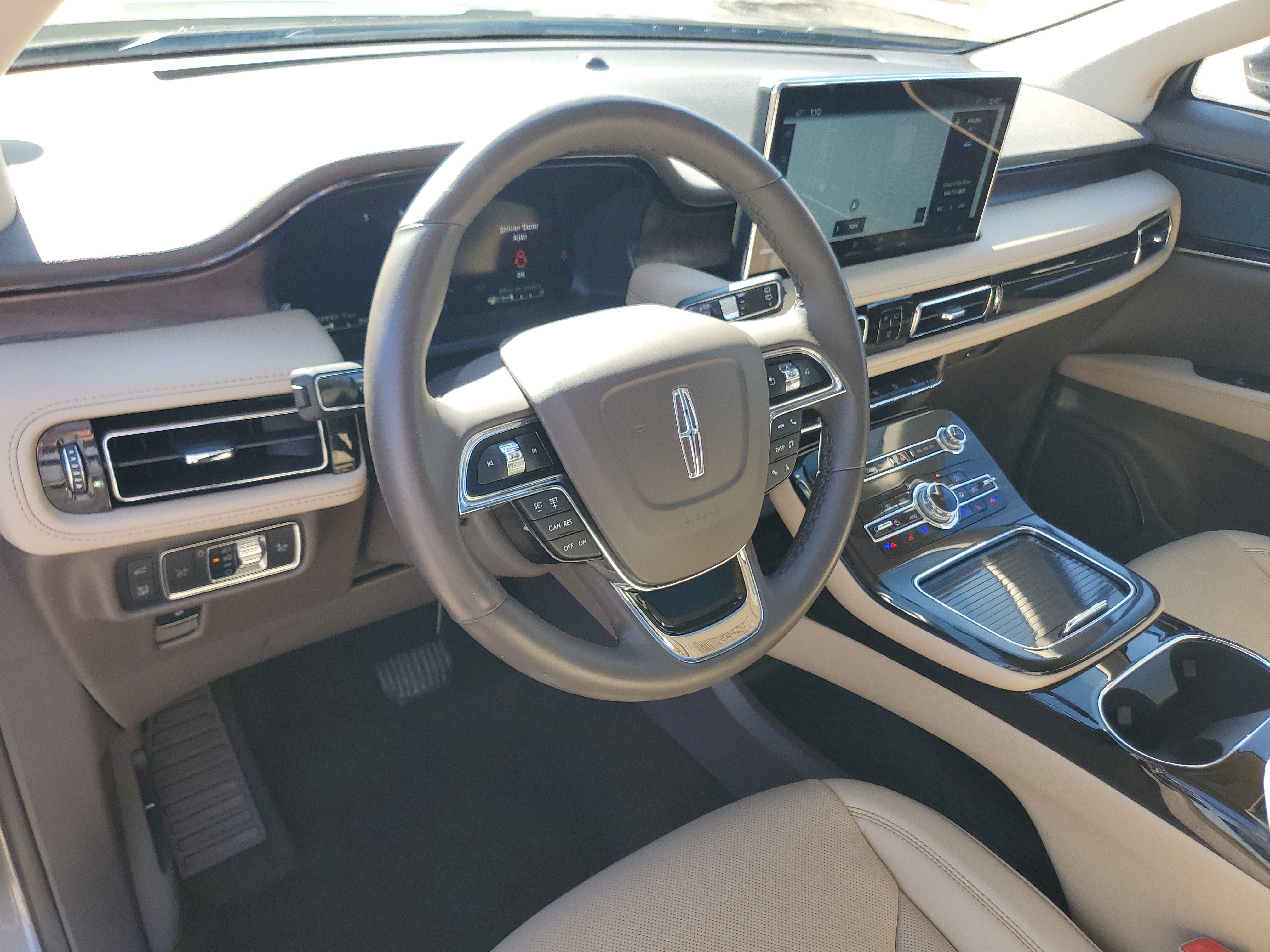 Used 2023 Lincoln Nautilus Reserve AWD/4WD image 13