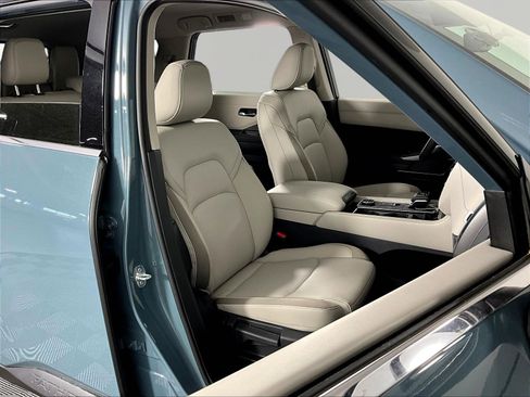 New 2026 Nissan Pathfinder SL AWD/4WD image 18