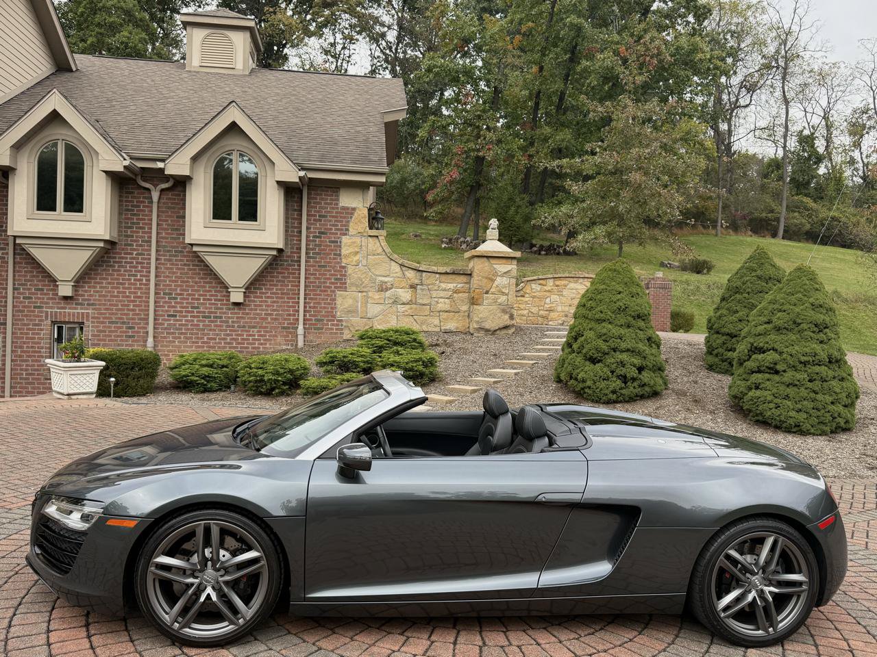 Used 2015 Audi R8 V8 w/ Full Leather Package AWD/4WD image 12