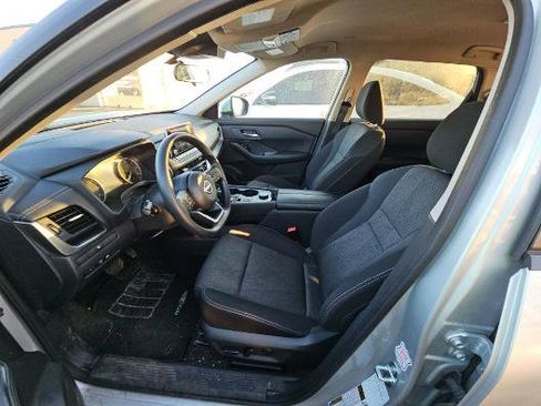 Used 2024 Nissan Rogue SV image 7