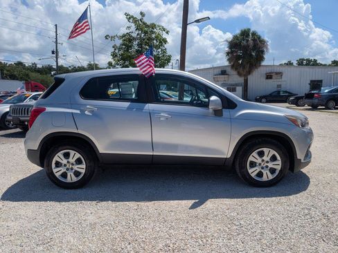 Used 2017 Chevrolet Trax LS FWD image 4