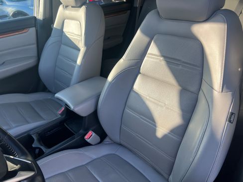 Used 2017 Honda CR-V Touring image 18