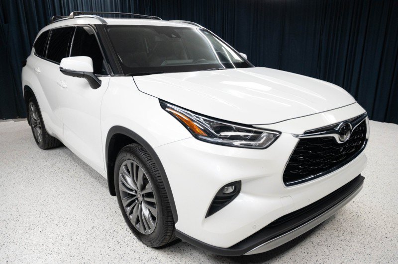 Used 2021 Toyota Highlander Platinum AWD/4WD image 3