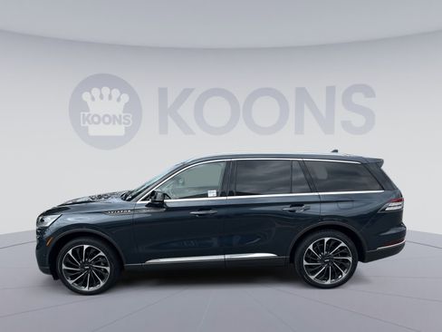 Used 2023 Lincoln Aviator Reserve w/ Equipment Group 201A AWD/4WD image 2
