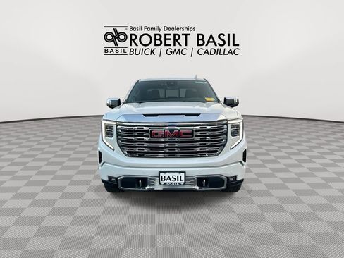 Used 2023 GMC Sierra 1500 Denali w/ Technology Package AWD/4WD image 3