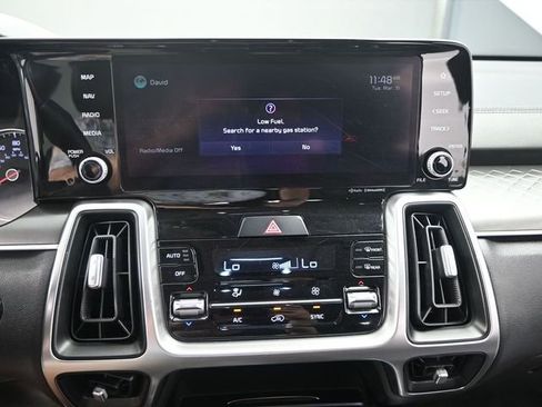 Used 2022 Kia Sorento S w/ Panoramic Sunroof Package image 18