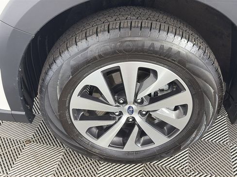 Used 2025 Subaru Outback Premium AWD/4WD image 13