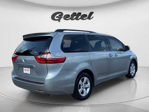 Used 2017 Toyota Sienna LE FWD image 5