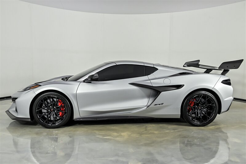 Used 2026 Chevrolet Corvette ZR1 RWD image 7