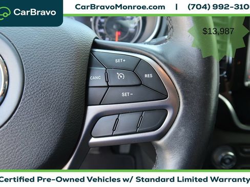 Used 2019 Jeep Cherokee Limited AWD/4WD image 19