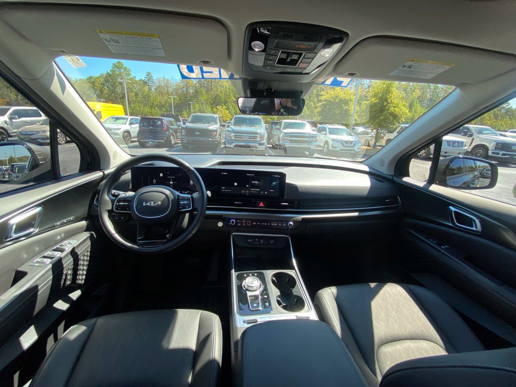 Used 2026 Kia Carnival SX w/ SX Dark Edition Package FWD image 30