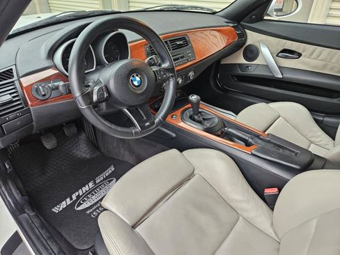 Used 2006 BMW M Roadster image 11