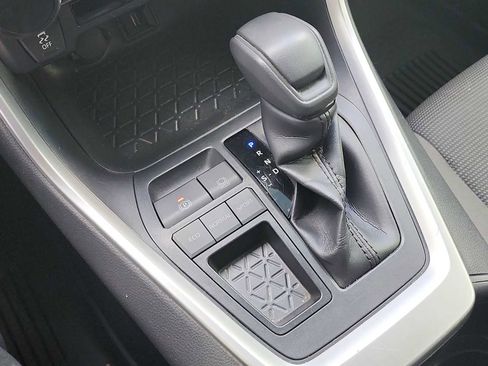 Used 2022 Toyota RAV4 LE image 20