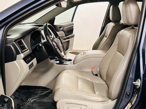 Used 2019 Toyota Highlander Limited Platinum image 10