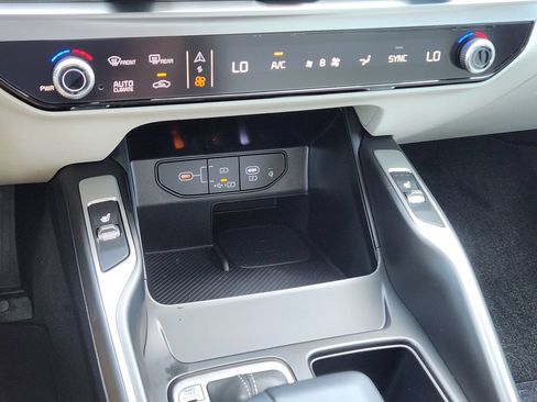 New 2026 Kia Sorento S w/ S Panoramic Sunroof Package FWD image 18