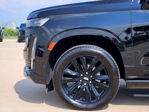 Used 2024 Cadillac Escalade Sport w/ Touring Package AWD/4WD image 11