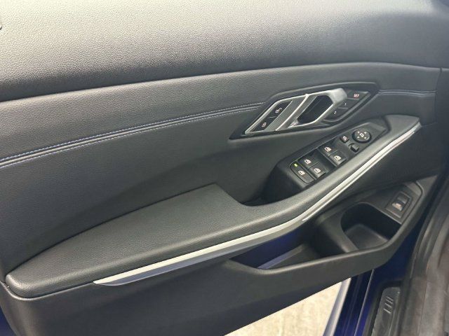 Used 2020 BMW 330i xDrive Sedan w/ M Sport Package AWD/4WD image 32