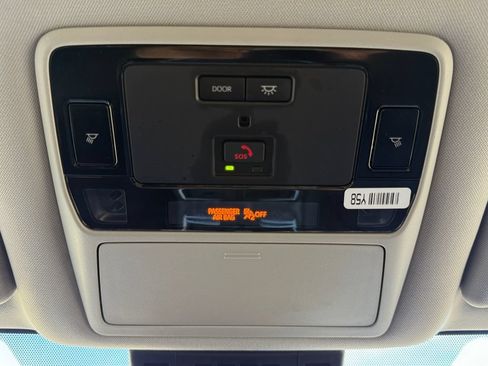 Used 2025 Toyota Grand Highlander AWD image 16