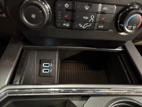 Used 2019 Ford F250 XLT w/ XLT Premium Package image 23