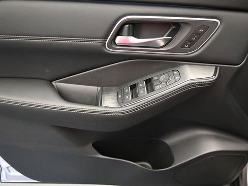 New 2026 Nissan Rogue Platinum image 23