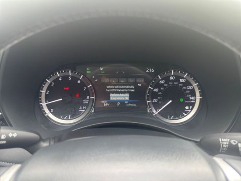 Used 2025 Toyota Highlander LE FWD image 44