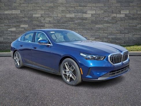 New 2026 BMW i5 eDrive40 AWD/4WD image 1