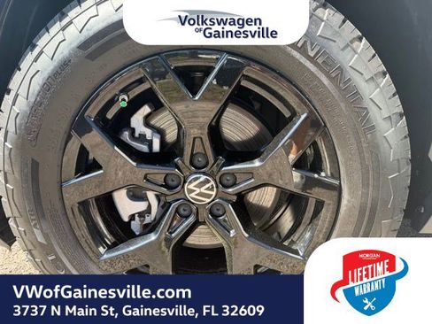 Used 2024 Volkswagen Atlas Peak Edition SEL image 31