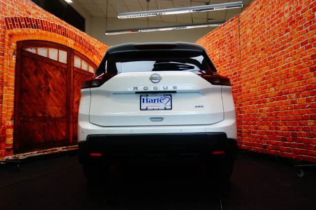 Certified 2025 Nissan Rogue S AWD/4WD image 9