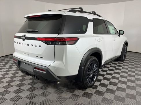 New 2026 Nissan Pathfinder SL w/ SL Premium Package image 10