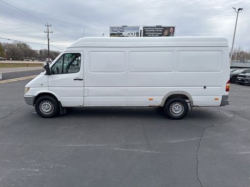 Used 2004 Dodge Sprinter 2500 w/ PWR Convenience Group image 6