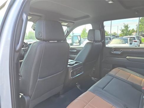 Used 2024 Chevrolet Silverado 2500 High Country w/ Technology Package AWD/4WD image 16