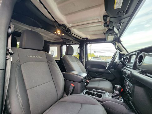 Used 2020 Jeep Wrangler Unlimited Sahara image 41