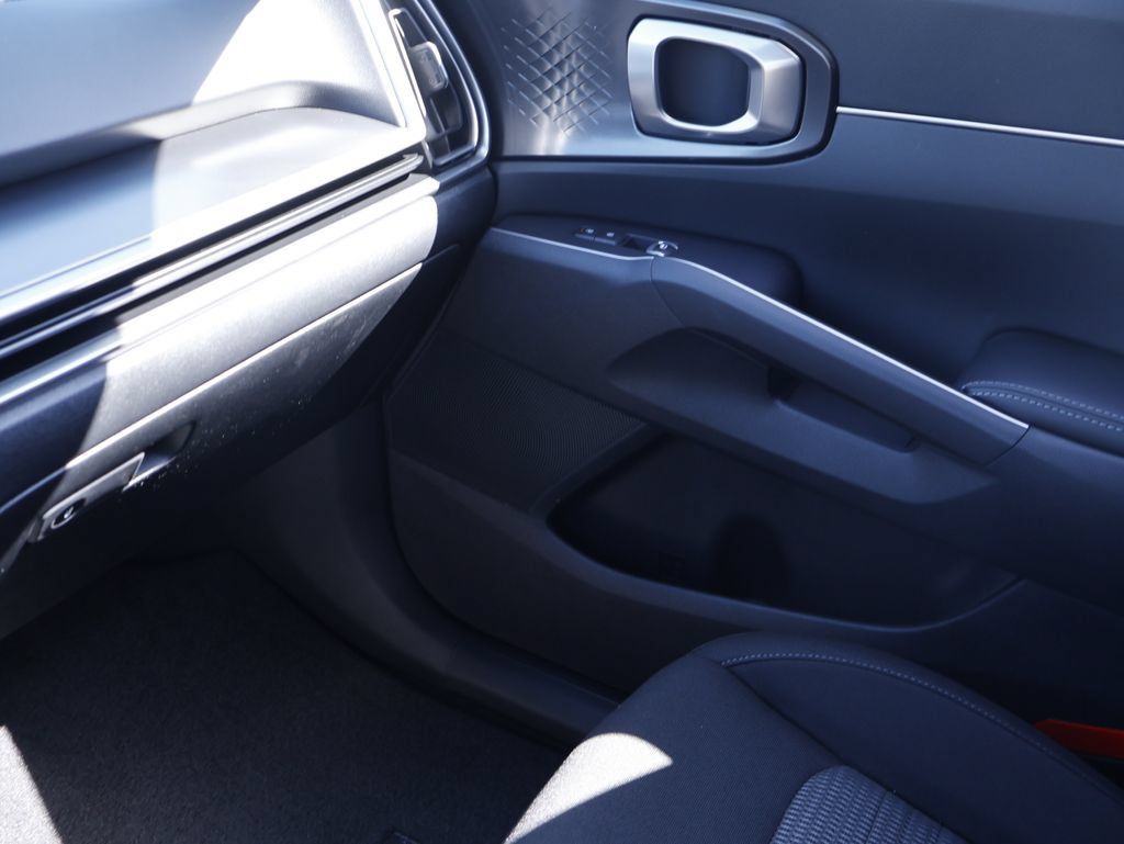 New 2026 Kia Sorento LX FWD image 31