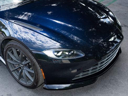 Used 2023 Aston Martin V8 Vantage image 10