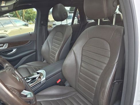 Used 2017 Mercedes-Benz GLC 300 4MATIC image 57