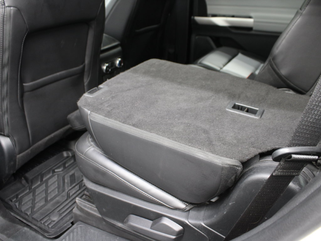 Used 2023 Ford Explorer XLT w/ XLT Sport Appearance Package AWD/4WD image 60