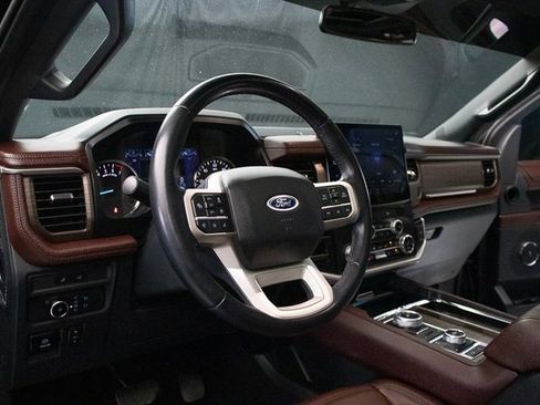 Used 2022 Ford Expedition Limited image 26