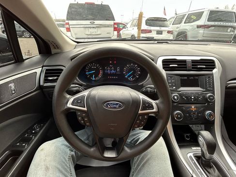 Used 2014 Ford Fusion SE image 27