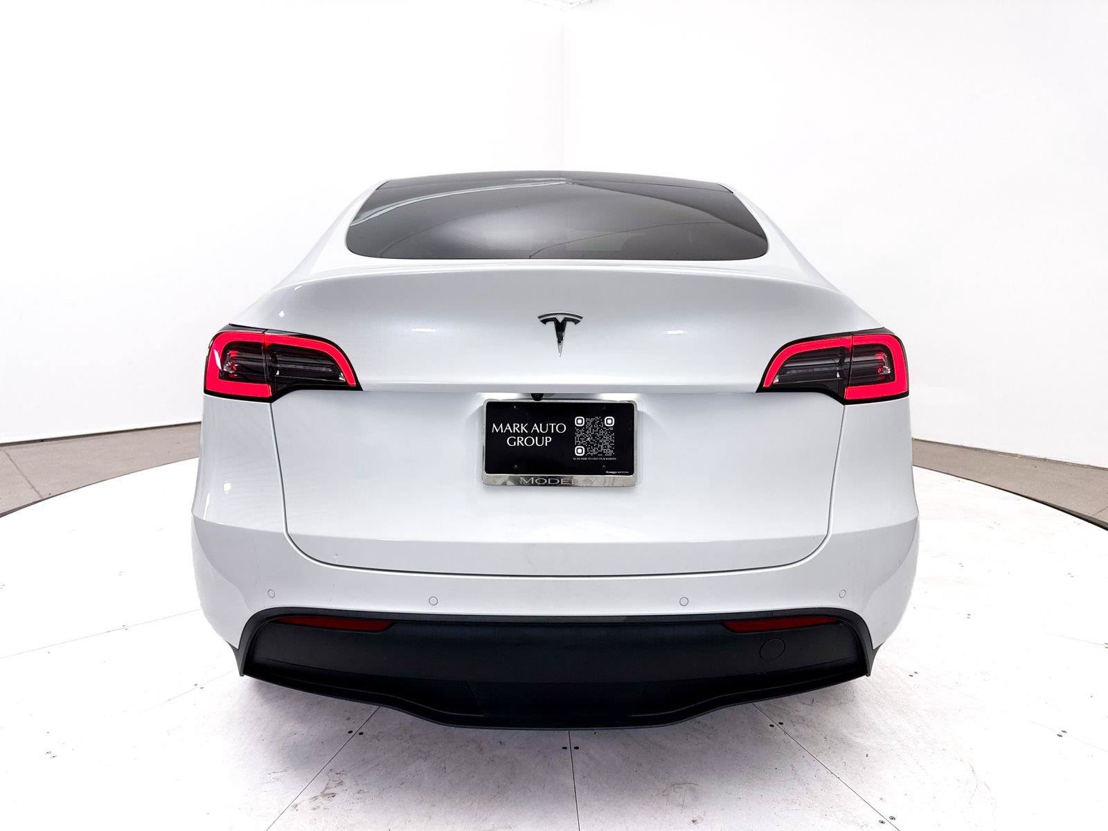 Used 2022 Tesla Model Y Long Range AWD/4WD image 17