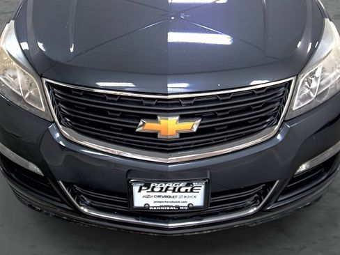 Used 2014 Chevrolet Traverse LS image 16