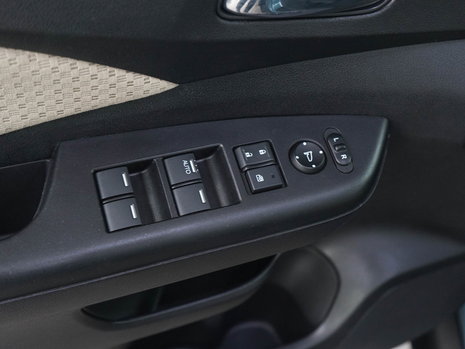 Used 2015 Honda CR-V EX image 19